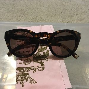 JUIC Y COUTURE TORTOISE SUNGLASSES